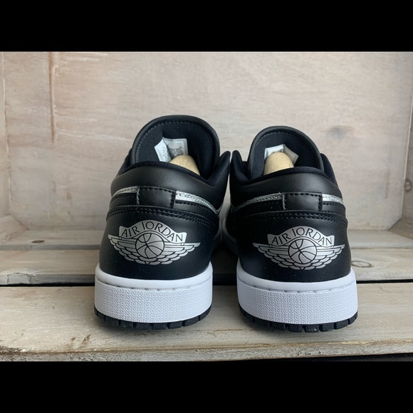 Air Jordan 1 Low SE Womens Silver Wmns 11.5 M 10 - Picture 4 of 4